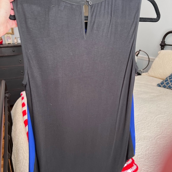 NWT Daniel Rainn Sleeveless blue and black top. Size small. Back is solid black. - Picture 9 of 10